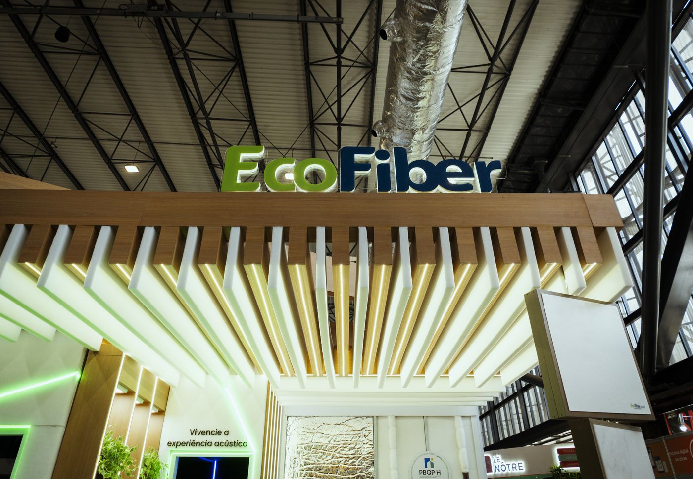 Projetos corporativos e comerciais com EcoFiber Decor